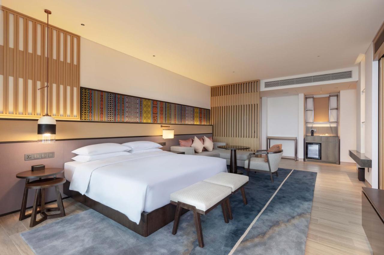 Hyatt Regency Sanya Tianli Bay Hotel Exterior photo