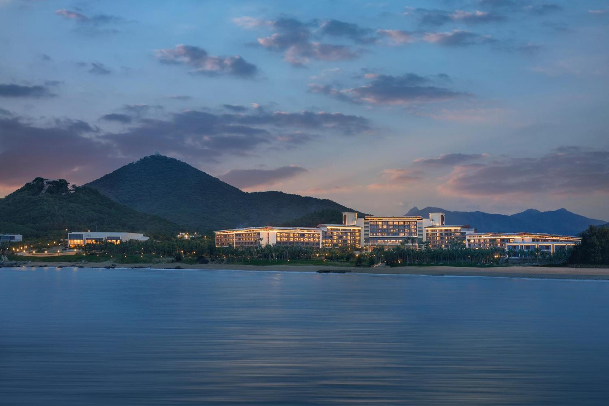 Hyatt Regency Sanya Tianli Bay Hotel Exterior photo