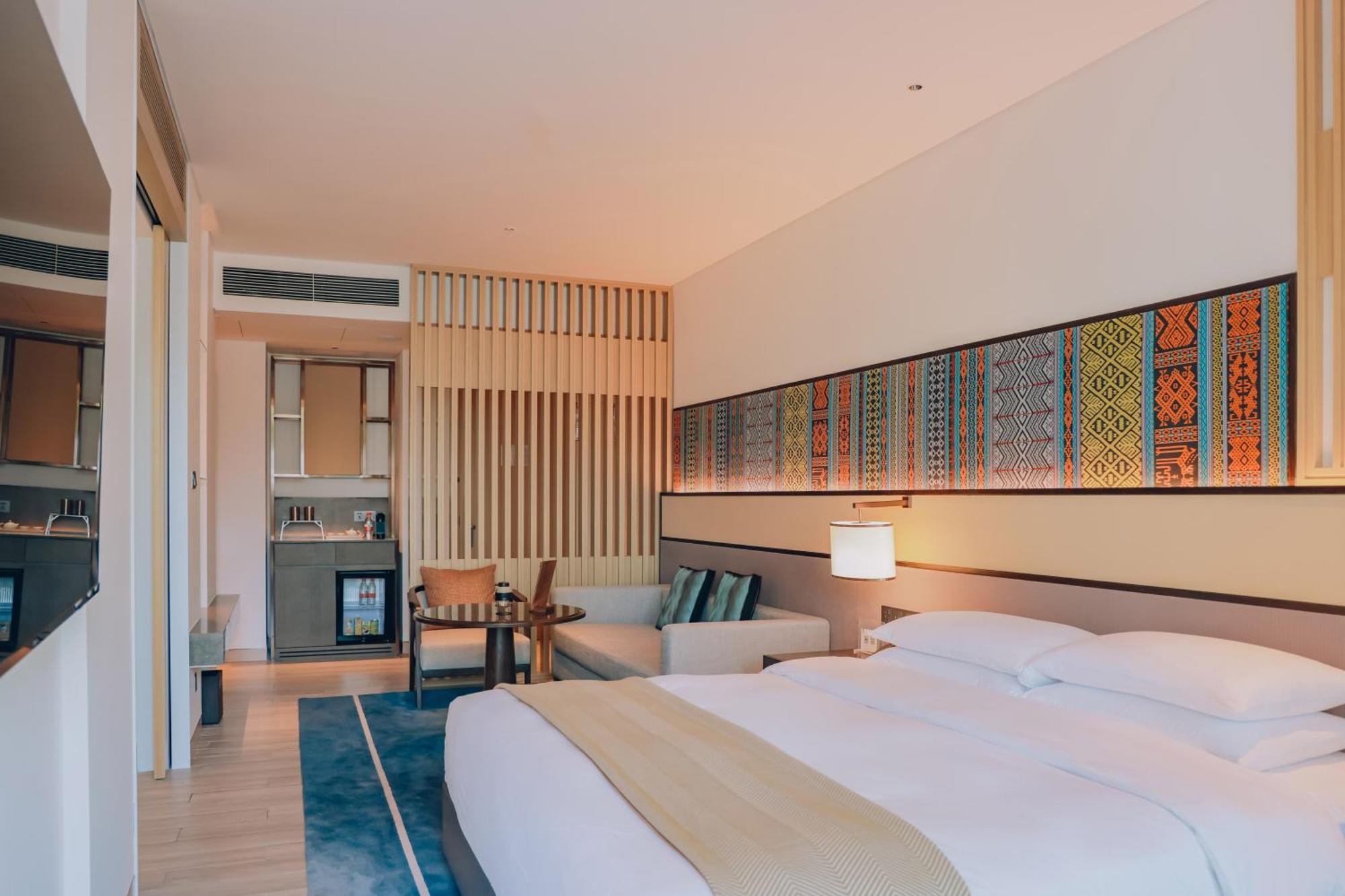 Hyatt Regency Sanya Tianli Bay Hotel Exterior photo